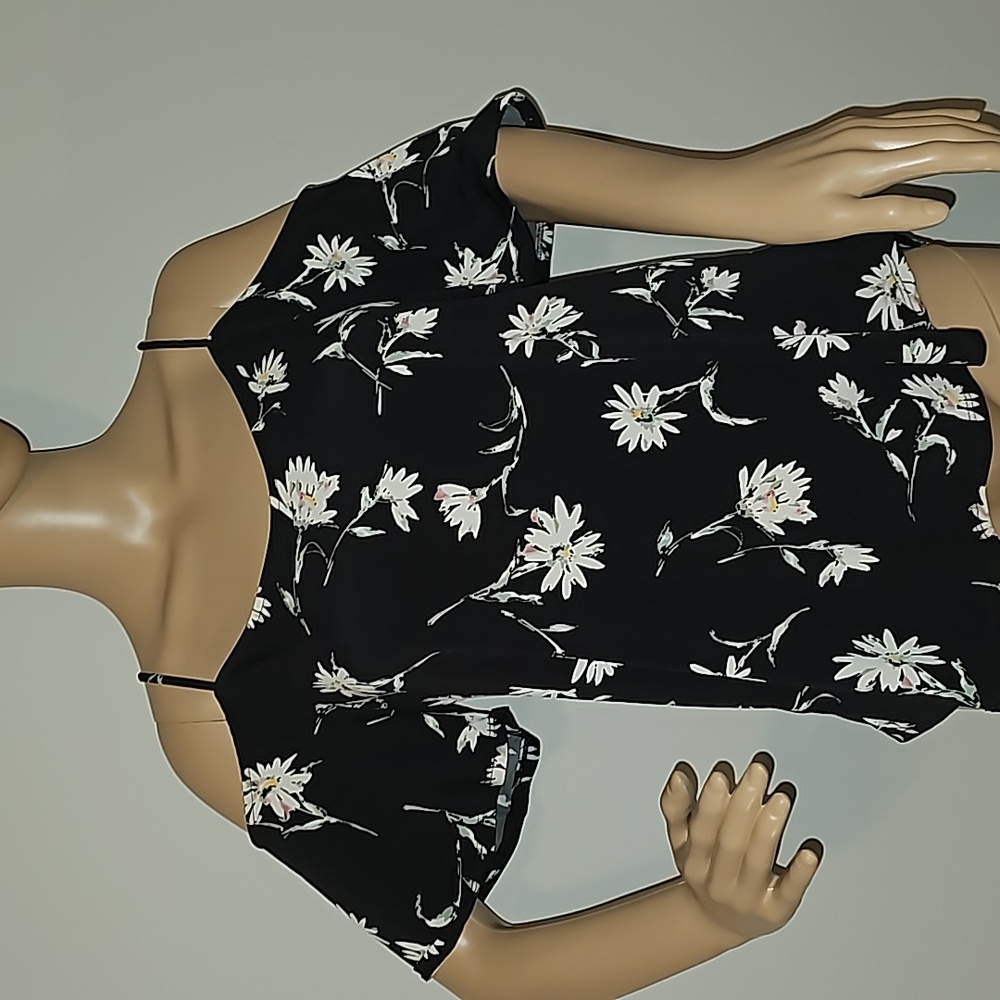 Kaileigh Strappy Back detail cold shoulder Black Floral Poly Blend Size M Top - Picture 3 of 11
